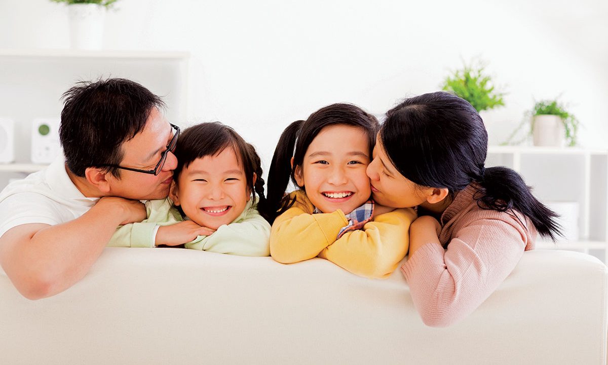 https://www.mindchamps.org/wp-content/uploads/2019/11/Asian-Family-with-kids-1-1200x720.jpg