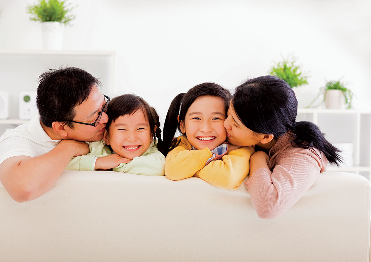 https://www.mindchamps.org/wp-content/uploads/2019/11/Asian-Family-with-kids-1.jpg